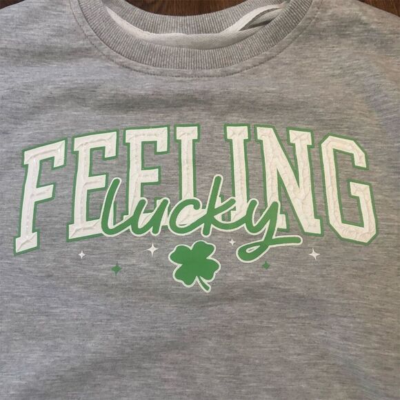 Amazon Women's Gray Crewneck Sweatshirt Small St. Patrick's Day Embroidered - Picture 3 of 8